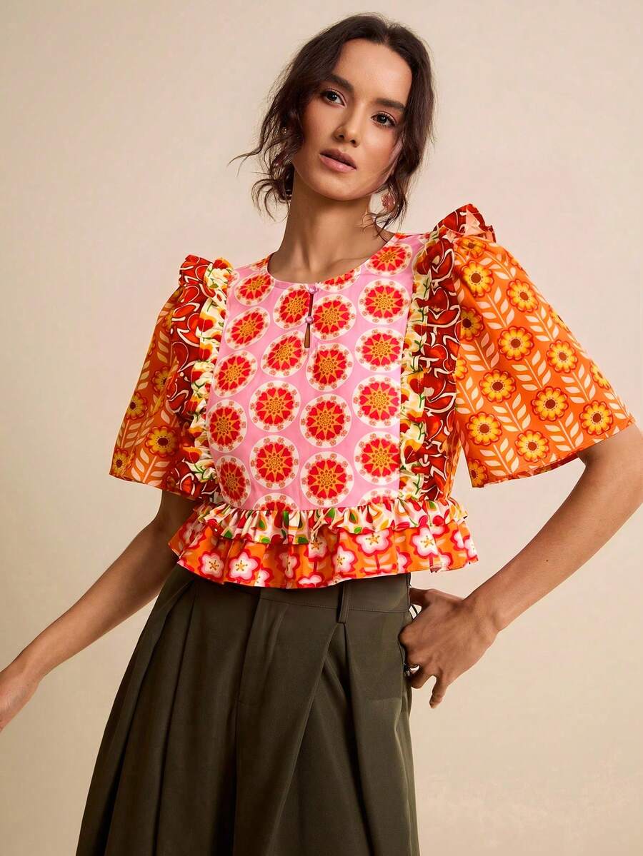LOTSLUV 女款春夏季多彩花卉拼接印花圓領寬鬆短袖荷葉邊短版上衣 - 彩色 - 查看 1