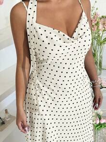 GalTyme Gaun Camisole Wanita Ukuran Plus dengan Motif Polkadot dan Kerah Berkerut - Aprikot - View 3