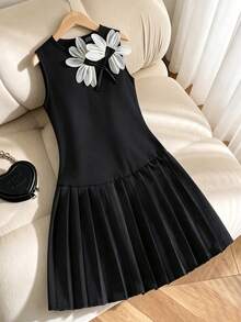 SHEIN 少女單件黑色編織圓領 3D 花卉收腰百褶下擺洋裝，優雅百搭時尚舒適，適合外出、度假、家庭生日派對 - 黑色 - 查看 9