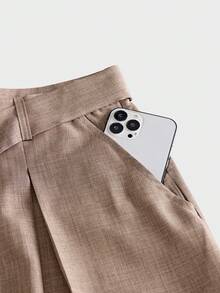 AXEPEAK Pantalones cortos holgados con diseño de hebilla en la cintura y pliegues de unicolor para hombres - Caqui - Ver 6