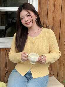 Dazy Plus 女款大尺碼黃色編織麻花針織短版長袖開襟衫，春夏可愛上衣 - 黃色 - 查看 4