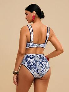 Travachic Plus Size Women Fuchsia Floral Print Swimsuit Set - Blue and White - View 2