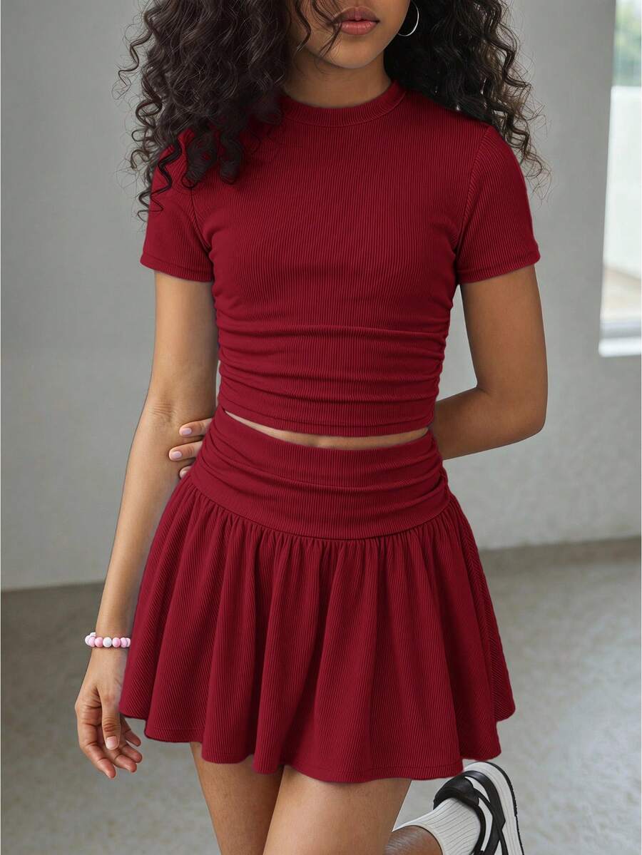 SHEIN Tween女孩夏季可愛休閒灰色裙組:短袖短版上衣與百褶迷你裙,夏季 - 酒紅色 - 查看 1
