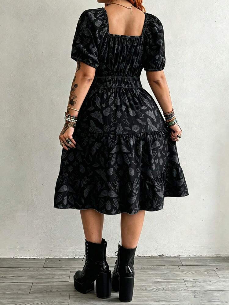 Whyspr Y2K Gothic Butterfly & Skull Print Plus Size Dress, Cinched Waist A-Line Ruffle Hem Short Sleeve Dress - Black - View 2