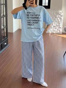 DAZY 2件組字母印花寬鬆T恤上衣與格紋直筒長褲家居服套裝 - 藍色 - 查看 4