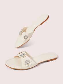 CUCCOO DOLLMOD Off-White, Metallic Pearl Flower Decoration, Flat-Bottomed Sandals, Women's Fresh And Sweet Style Outside Slippers - Apricot - View 3
