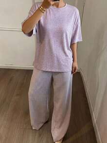 DAZY 2件組女款簡約修身短袖T恤與寬鬆睡褲家居服套裝 - 淡紫色 - 查看 5