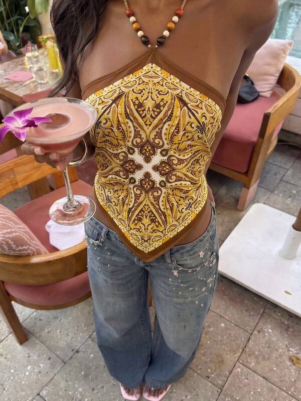 SHEIN Allurite Top de mujer con cuello halter de pañuelo cuadrado, lazo en la espalda, estampado, color marrón, top sexy versátil para fiesta y festival de música