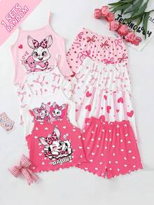 SHEIN 4件套随机混色女童夏季两件套，樱桃、豹纹、兔子、爱心、条纹、蝴蝶结印花吊带上衣搭配荷叶边短裤，针织面料，舒适睡衣/家居服，适合室内外穿着，粉色格子休闲百搭少女风 - 彩色 - 查看 1