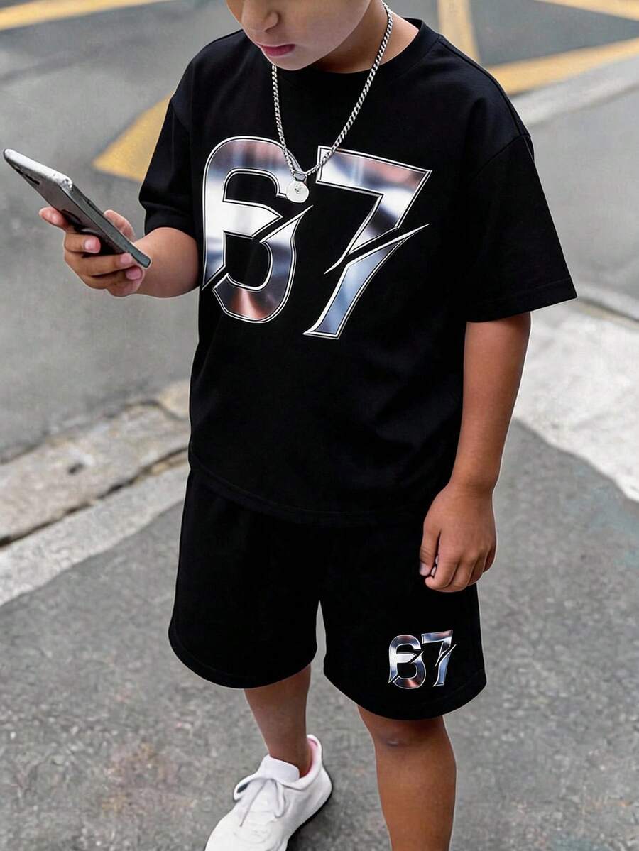 SHEIN 兒童 2 件組大童男孩數位印花 T 恤與短褲套裝 返校季 Y2K 風格 英文字母與數字 67