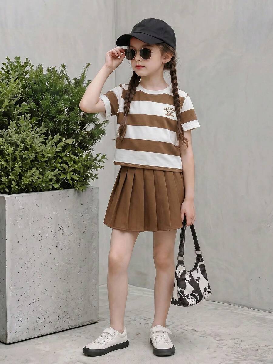 SHEIN Casuvi Kids 两件套：少女白色上衣，饰有3D情人节红色爱心图案T恤，搭配红色百褶裙 - 棕色 - 查看 1