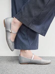 CUCCOO BIZCHIC Women's Shoes Silver Woven Hollow One-Buckle Mary Jane Flats - Silver - View 8