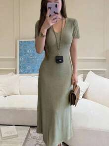 Feyla Vestido largo de punto con cuello en V y cintura definida para estilizar el Body, de verano - Verde militar - Ver 7