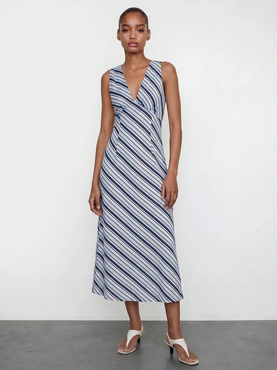 SHEIN Maija Women's Striped Deep V-Neck Sleeveless Casual French Dress Vacation Navy Blue And White Summer,Going Out Outfits