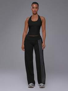 Musera Sport توب رياضي بياقة حلقية من الأمام بقصة ضيقة وملمس ناعم، توب علوي فقط - الأسود - مشاهدة 5