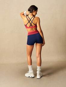 VARSIVA Conjunto Esportivo Feminino com Top Ultra Curto Decote Halter e Costas Abertas e Shorts - Multicolorido - Visão 13