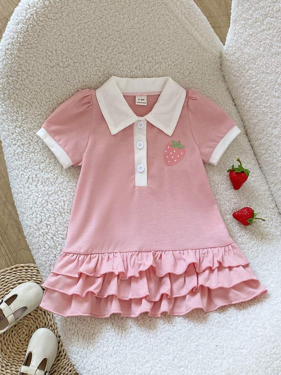 SHEIN Playful Pals 夏季嬰兒與女嬰針織POLO領短袖休閒運動可愛奶油黃直筒洋裝，彩虹滿版印花，下擺荷葉邊抽褶設計