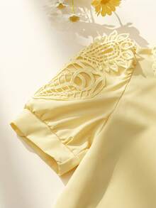 SHEIN Tween Girls Fall Tops Fall Girls' Summer Short Sleeve Blouse, Lace Collar 3D Floral Lace Short Sleeve Blouse - Yellow - View 4