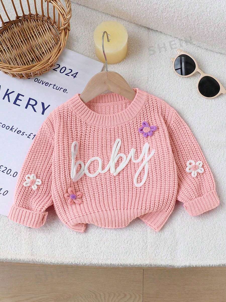 SHEIN 1件女嬰粉色圓領毛衣，繡有「Baby」字母與3D花朵裝飾，可愛清新極簡風，適中厚度，整齊下擺，緊口袖口，細緻紋理，手感滑順，適合日常穿著與戶外玩耍，適用春秋季節