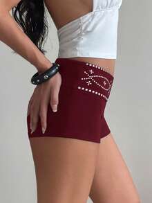 SHEIN BAE Summer Women's Iron-On Patch Pure Black Knit Shorts, Perfect For Casual Outings, Girls' Gatherings, Music Festivals, Party Layering. Black Dress, Black Iron-On Patch Shorts, Women's Casual Black Shorts, Black Shorts - Burgundy - View 4