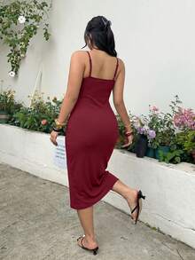 SHEIN EZwear 酒紅色休閒大尺碼百褶細肩帶女款洋裝 - 酒紅色 - 查看 2