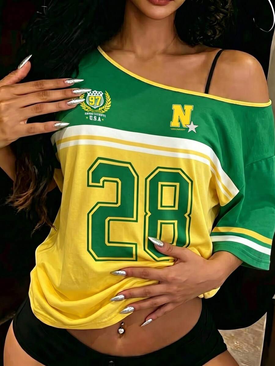Rovax 黃綠拼接 #28 球衣印花不對稱領短袖女款 T-shirt 不對稱領上衣 - 黑色 - 查看 1