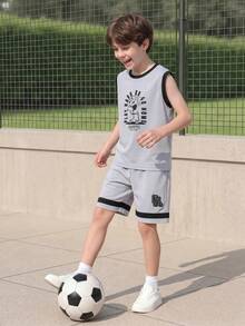 SHEIN Casuvi Kids 男童休闲运动日常宽松字母印花圆领短袖T恤和松紧腰宽松字母印花短裤套装（2件套），夏季男童篮球服 - 灰色 - 查看 6