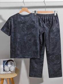 SHEIN 2件組兒童青少年男孩休閒學院風紮染圖案圓領短袖T恤與長褲套裝，男孩套裝，適合春夏季、情人節、約會、夏季穿搭、海灘週末、家庭聚會、開學季、婚禮季、運動、生日派對 - 彩色 - 查看 3