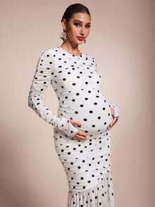 MaterniChic Vestido de maternidad elegante ajustado con estampado de lunares, manga larga y fruncido - Blanco y Negro - Ver 6
