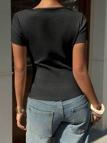 Siren Gaze Y2K 女款純色露肩上衣，不對稱設計，抓皺短袖 T-shirt，夏季 - 深灰色 - 查看 2