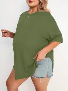 Plussiva Top de maternidad talla grande unicolor cuello redondo manga corta con bajo dividido - Verde - Ver 6