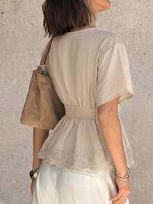 Flora Isola Flora Isola Blusa de mujer primavera/verano con cuello en V, cintura ceñida, ribete de encaje y patchwork, adecuada para vacaciones en la playa y uso diario en la calle - Caqui - Ver 2