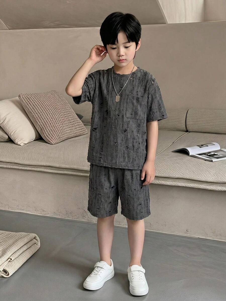 Casuvi Kids 男童简约时尚雪花印花圆领针织T恤和短裤两件套,面料舒适,版型时尚,春夏新品,适合多个季节和场合。 - 灰色 - 查看 1
