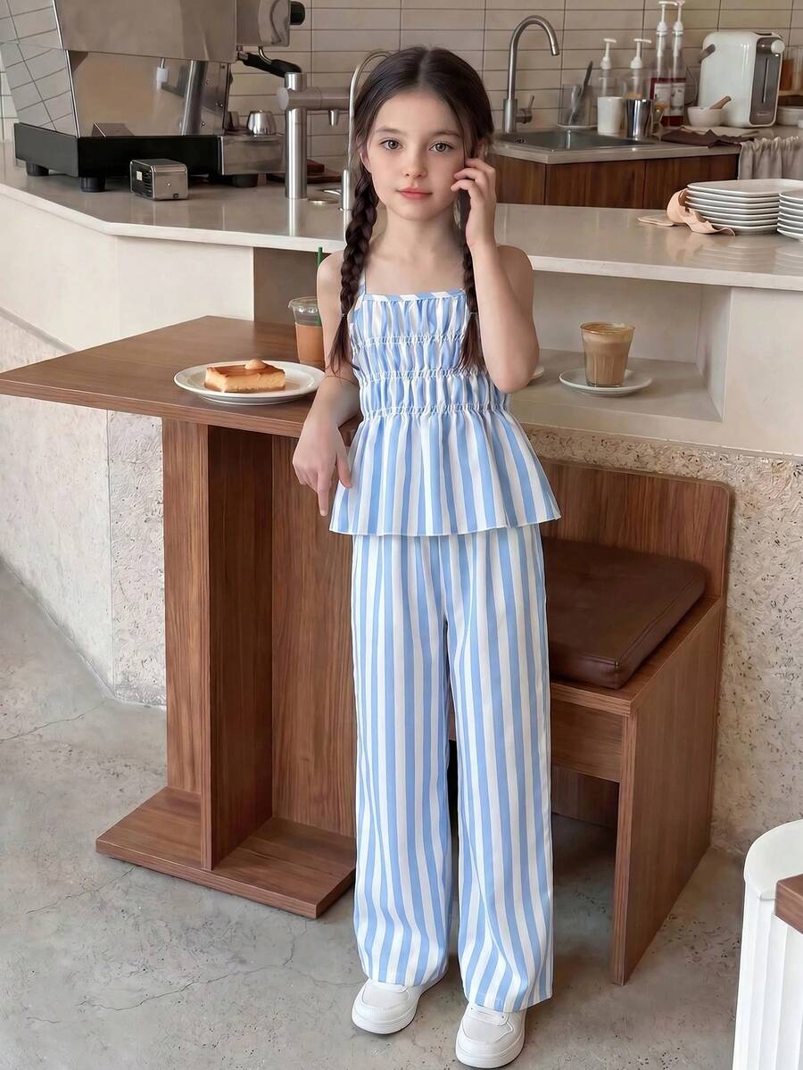 SHEIN Casuvi Kids 两件套少女吊带背心和裤子套装,清新蓝白条纹收腰吊带背心搭配休闲阔腿裤,舒适百搭,适合度假和日常穿着。 - 藍白色 - 查看 1