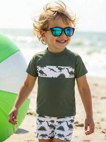 SHEIN Young Boy Casual Minimalist Vacation Coconut Tree Pattern Print Contrast Sleeve Loose Round Neck Short Sleeve T-Shirt Shorts Swimsuit Suitable For Summer - Multicolor - View 1