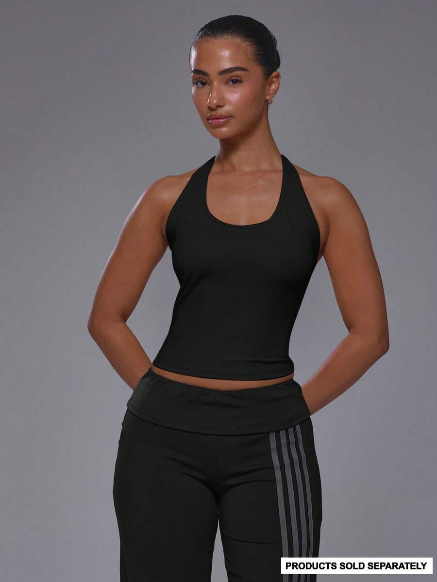 Musera Sport توب رياضي بياقة حلقية من الأمام بقصة ضيقة وملمس ناعم، توب علوي فقط - الأسود - مشاهدة 1