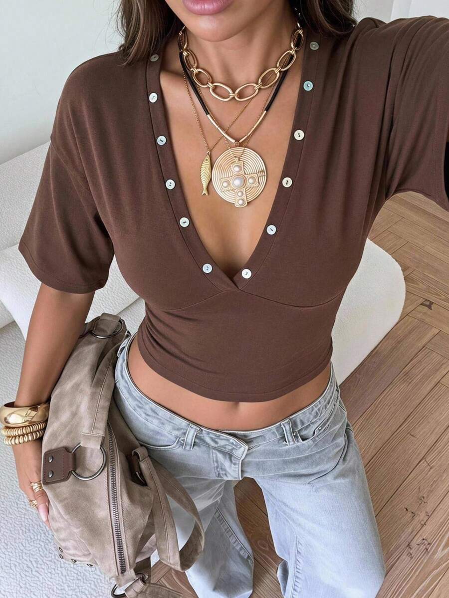 SHEIN EZwear 女士深V领修身休闲日常短袖T恤 - 咖啡棕 - 查看 1