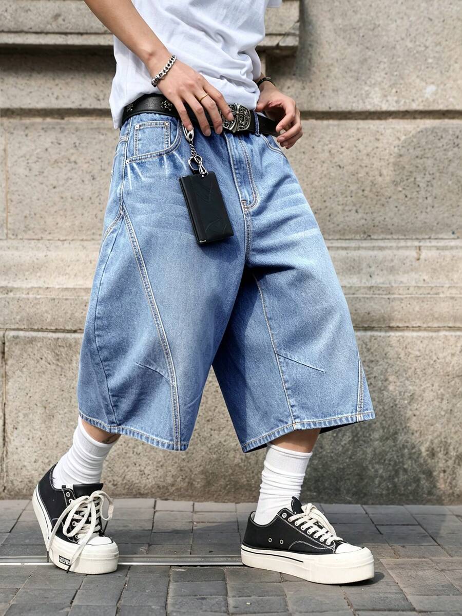 Manfinity EMRG 男士牛仔拼接寬腿短褲 - 淺色水洗藍 - 查看 1
