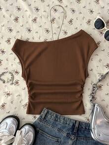SHEIN Camiseta casual de unicolor con hombro asimétrico, plisada y acanalada, de ajuste ceñido para adolescentes - Café integral - Ver 2