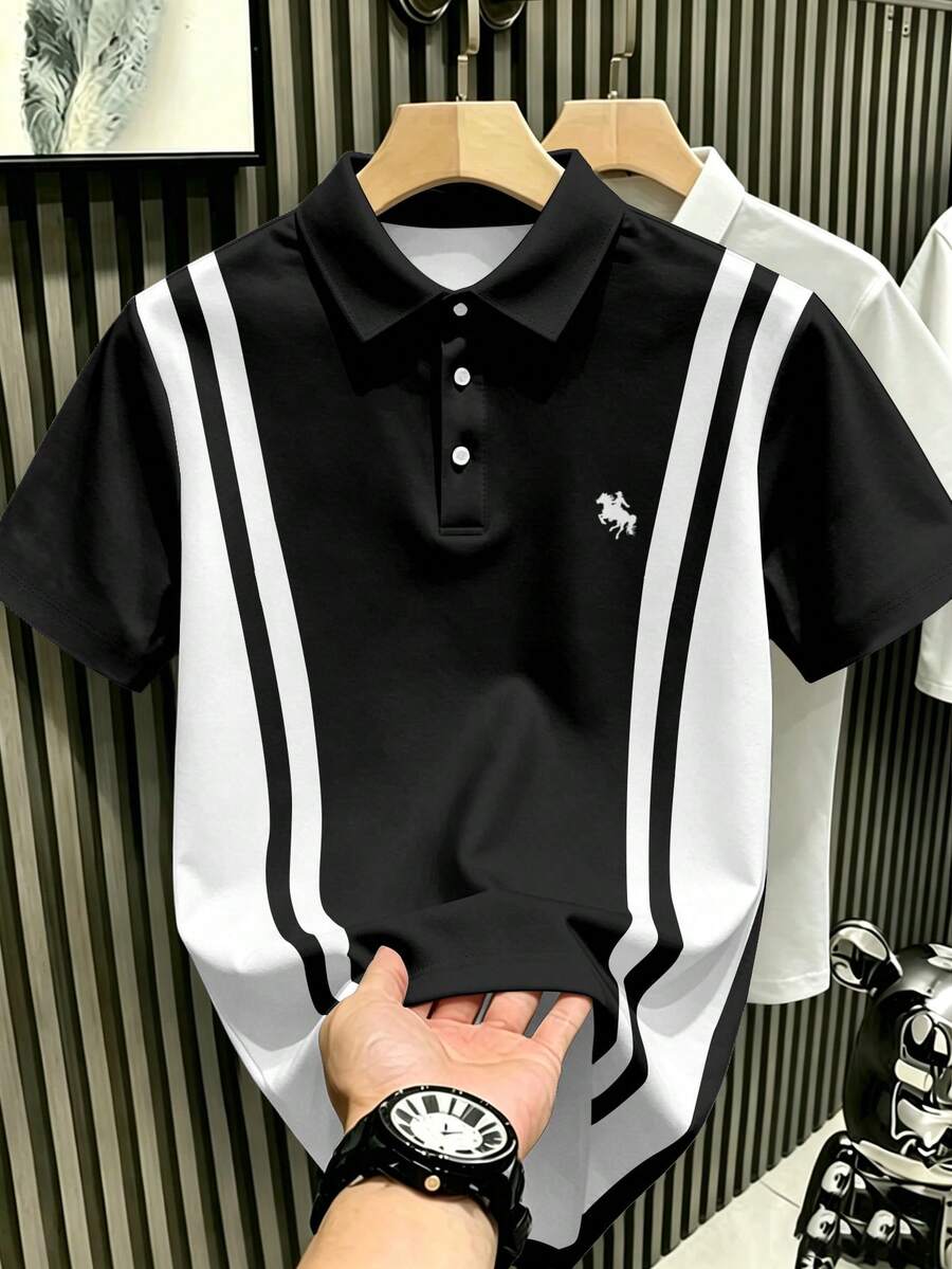 Manfinity Hypemode Kemeja Polo Pria Gaya Olahraga Vintage Hitam Putih dengan Blok Warna dan Siluet Logo Kuda Mulia - MultiWarna - View 1