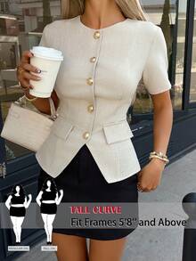 SHEIN Tall CURVE 大码女士优雅短袖轻薄外套，金色纽扣，适合工作或休闲场合。短袖西装外套，亚麻材质，休闲衬衫，圆领短袖衬衫，纽扣前襟衬衫，收腰设计，女士正装衬衫，夏季款式 - 杏色 - 查看 10