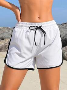 Swim SPRTY Celana Pendek Pantai Kasual Wanita dengan Tali Serut di Pinggang - Hitam dan Putih - View 1