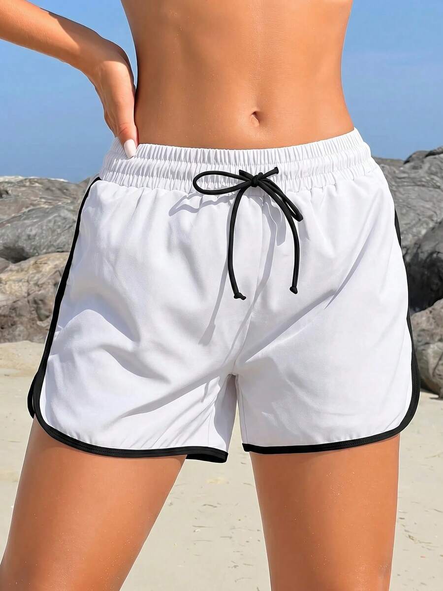 Swim SPRTY Celana Pendek Pantai Kasual Wanita dengan Tali Serut di Pinggang - Hitam dan Putih - View 1