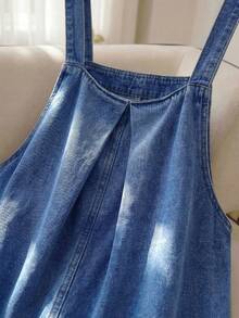 SHEIN MOD 女款休閒牛仔吊帶短褲，口袋設計 - 中等水洗藍 - 查看 3