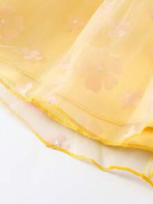 SHEIN Glamorique Kids 黃色女嬰無袖公主洋裝，背面可拆卸緞面蝴蝶結，柔軟薄紗面料配3D花卉刺繡，適合嬰兒生日派對、週歲宴、家庭聚會、婚禮、日常出遊、拍照、夏季洋裝、畢業舞會禮服 - 黃色 - 查看 8