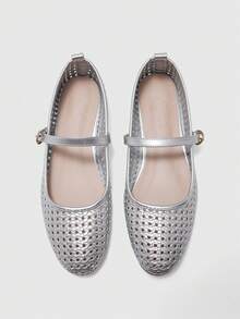 CUCCOO BIZCHIC Women's Shoes Silver Woven Hollow One-Buckle Mary Jane Flats - Silver - View 1