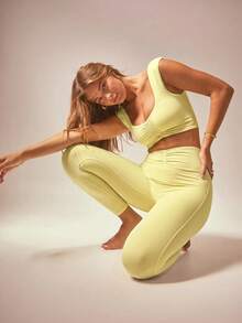Aralina Women's Solid Color Cropped Tank Top & Leggings Sports Set - Yellow - View 4