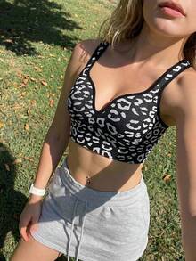 SHEIN Sovereign Charm Seamless Leopard Print Sports Bra Camisole With Built-In 3D Cups,Black Summer Athleisure Gym Cheetah Push Up Crop Top,Snow Leopard Deep V Back Tops - Black and White - View 4