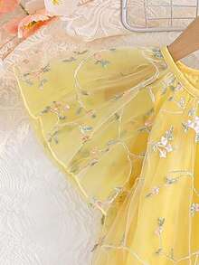 SHEIN Glamorique Kids 年轻女孩母亲节花童夏季花裙刺绣公主裙娃娃A字生日礼物派对节日夏装墨西哥儿童节多巴胺裙子 - 黃色 - 查看 6