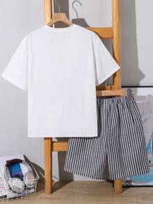 SHEIN 2件組兒童青少年男孩新款休閒簡約學院風度假風條紋King圓領短袖T恤與短褲套裝，適合夏季街頭風、日常穿著、外出、居家、度假，春夏時尚舒適穿搭，可疊穿，時尚休閒運動風數位圖案T恤，開學季返校服 - 彩色 - 查看 5
